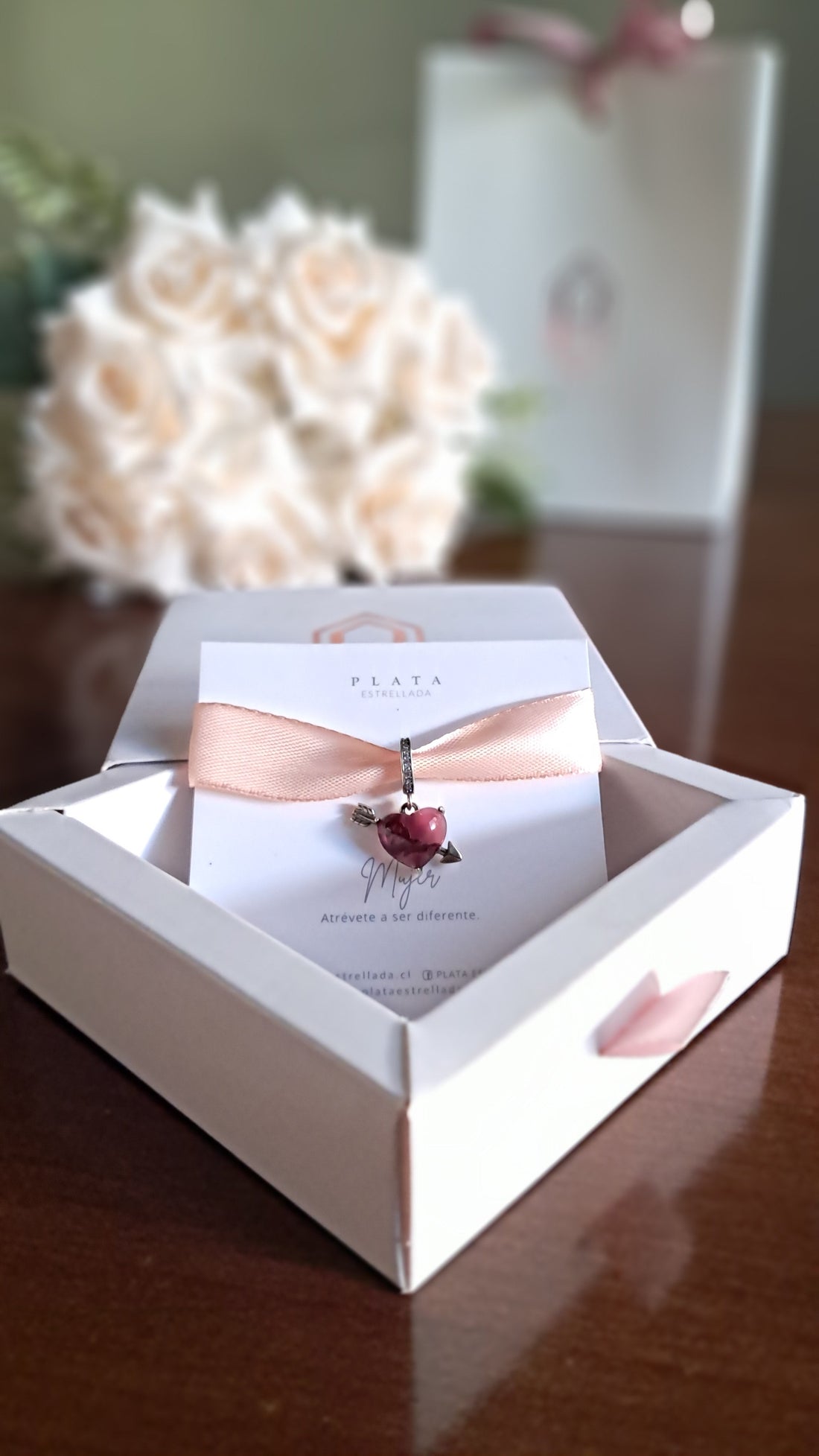 Regalos originales con charms personalizados para mujeres : ideas para sorprender