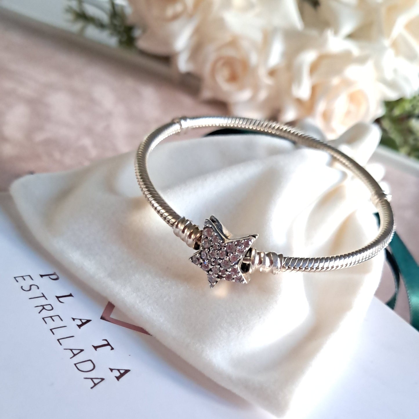 ✨ Pulsera Estrellada Destello
